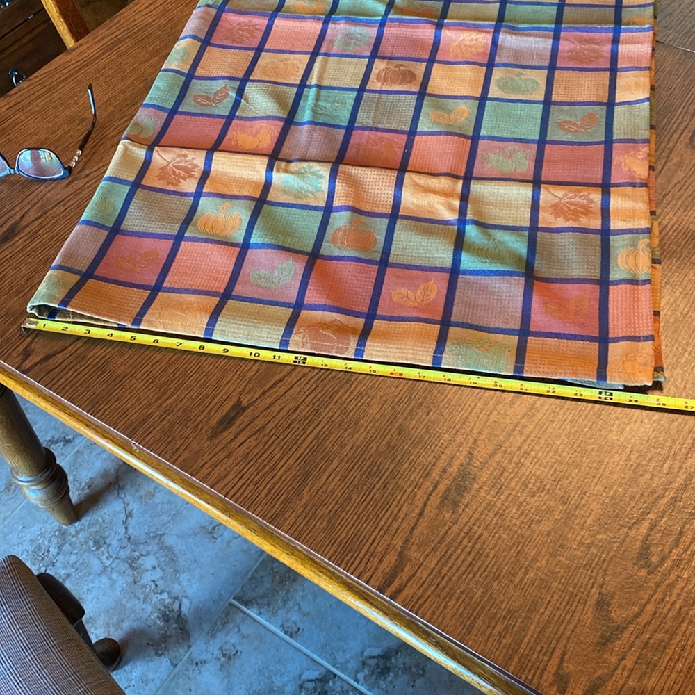 Fall tablecloth - Picture 3 of 6